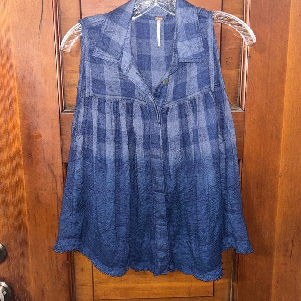 Adorable FREE PEOPLE swing tank
